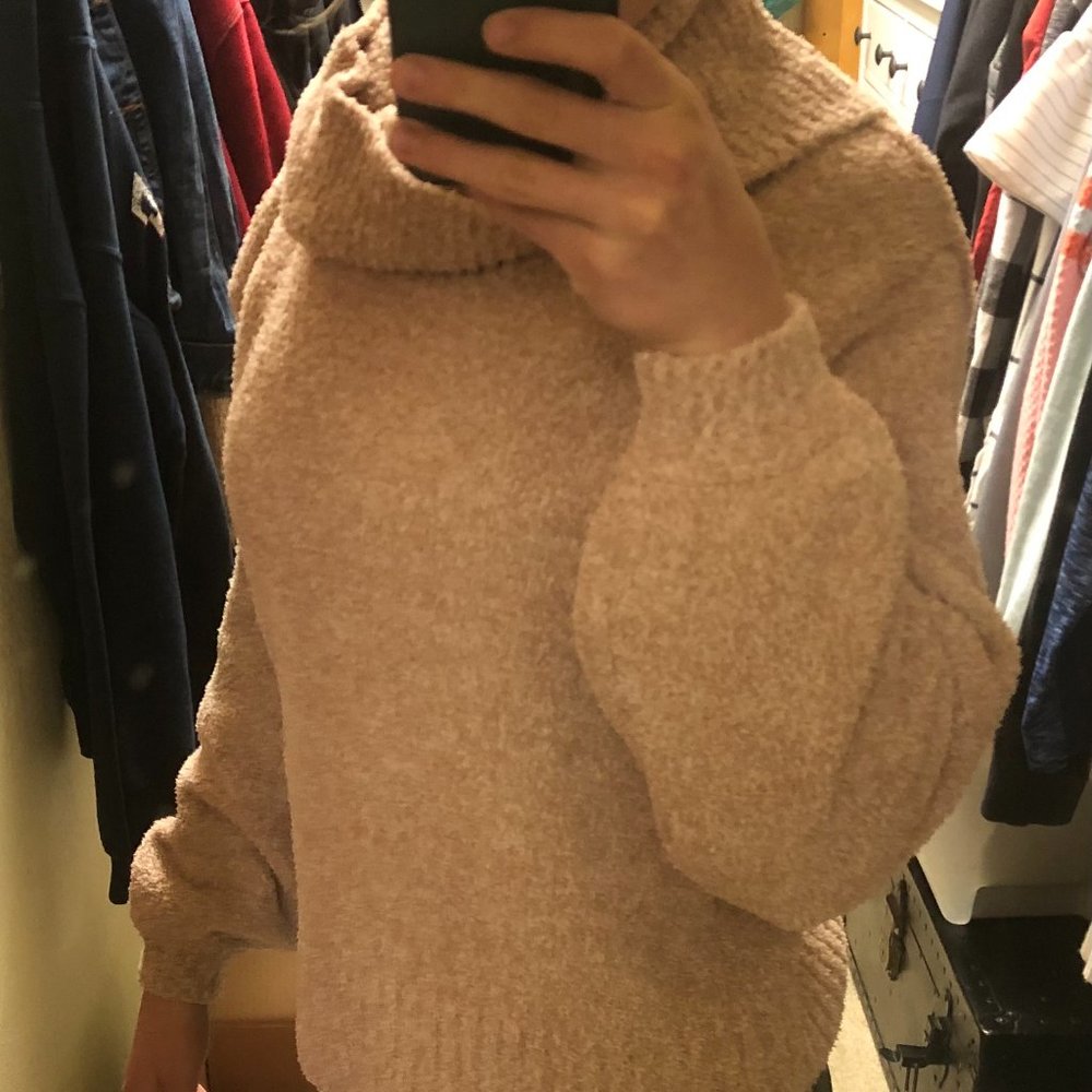 Jessica Simpson Sweater - Picture 3 of 9